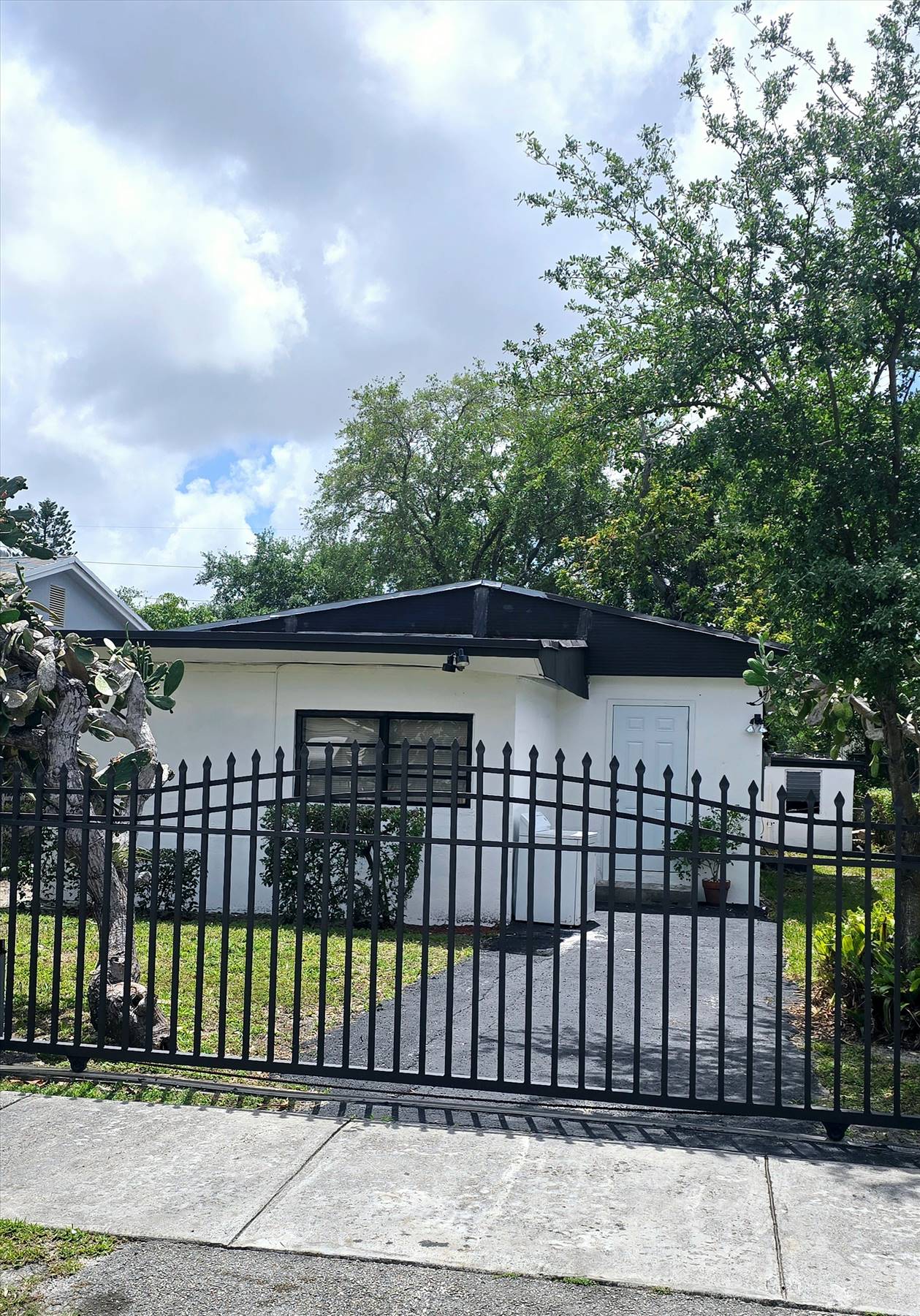 main property photo