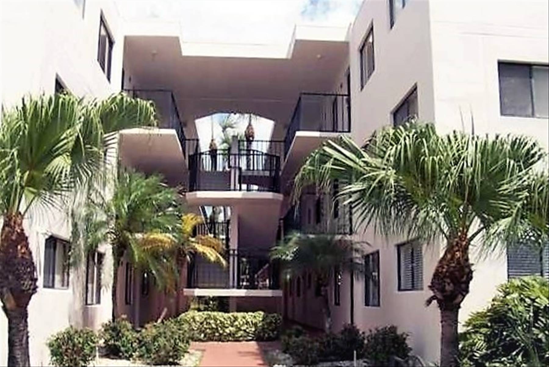 main property photo